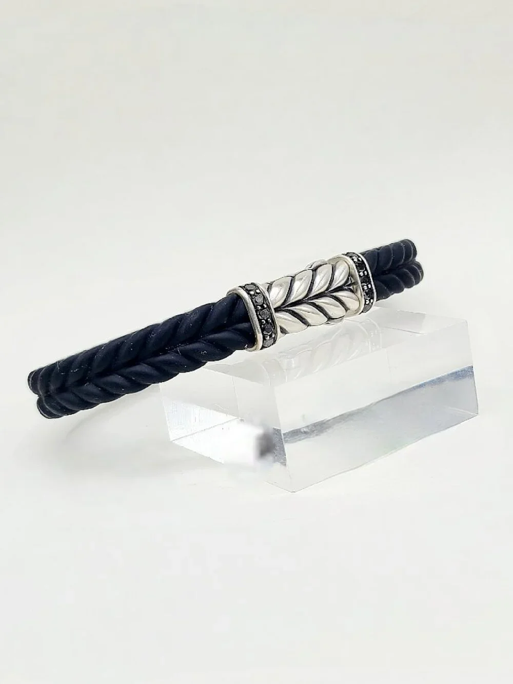 David Yurman Chevron Bracelet in Black Rubber w/ Pavé Black Diamonds - Sz Medium